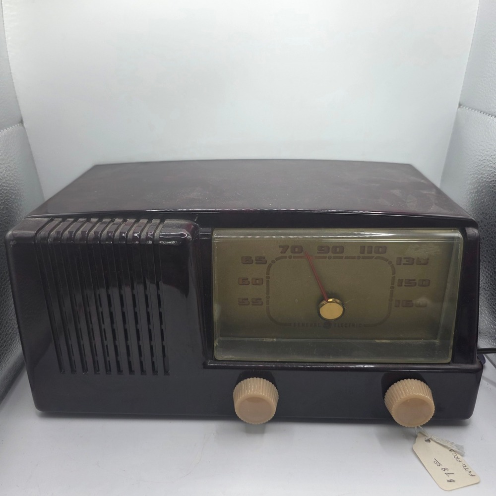 1950 GE General Electric Model 400 AM Tube Radio Maroon Works w/ Static
